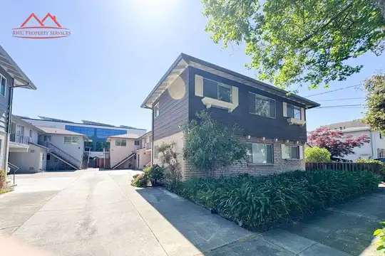 Listing photo 1 of 5