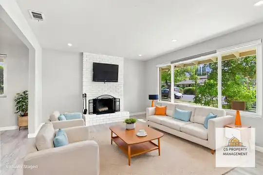Listing photo 1 of 5