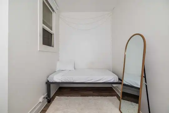 Listing photo 1 of 5