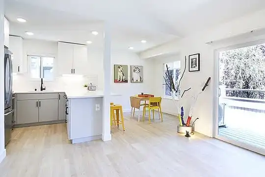 Listing photo 1 of 5