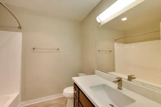 Listing photo 1 of 5