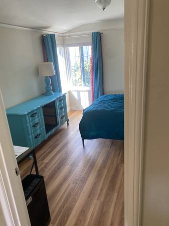 Listing photo 1 of 4