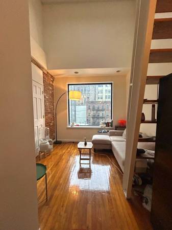 Listing photo 1 of 5