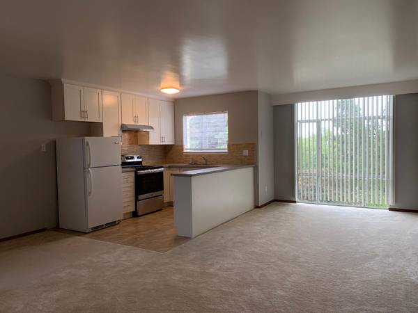 Listing photo 1 of 4