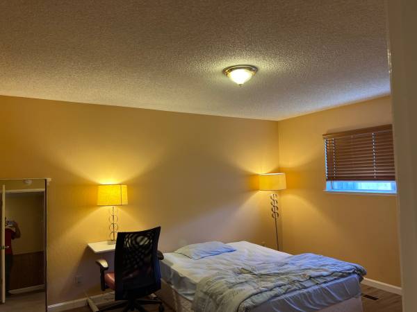 Listing photo 1 of 2