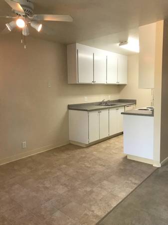 Listing photo 1 of 5