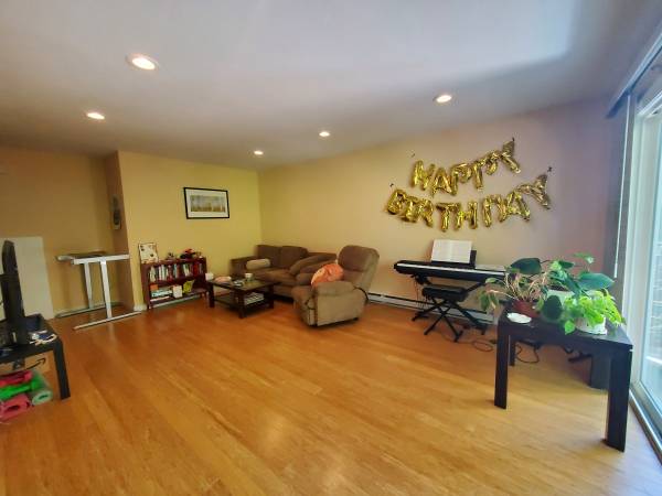 Listing photo 1 of 5