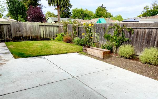 Listing photo 1 of 4
