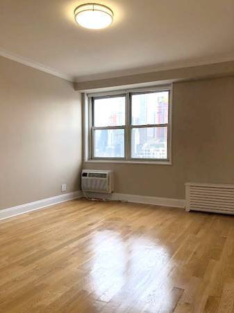 Listing photo 1 of 4