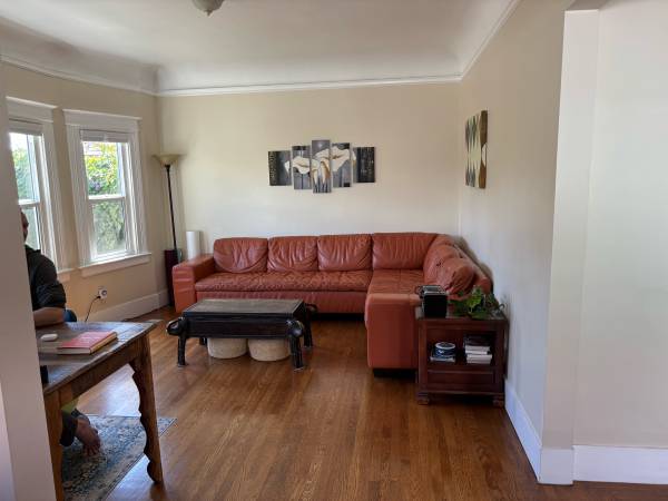 Listing photo 1 of 5