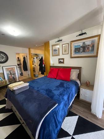 Listing photo 1 of 5