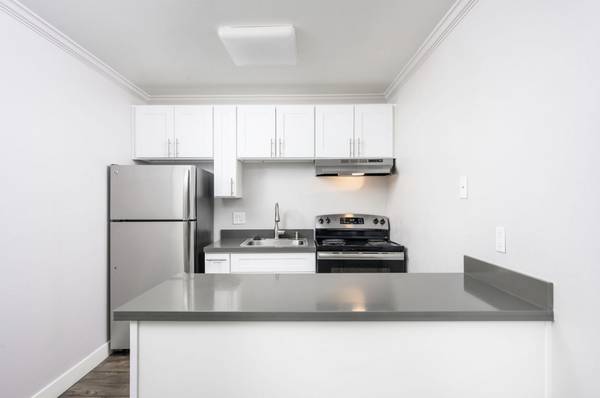 Listing photo 1 of 5