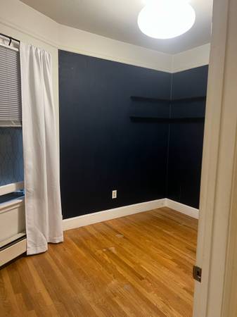 Listing photo 1 of 5