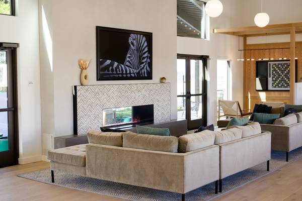 Listing photo 1 of 5