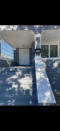 Listing photo 1 of 5