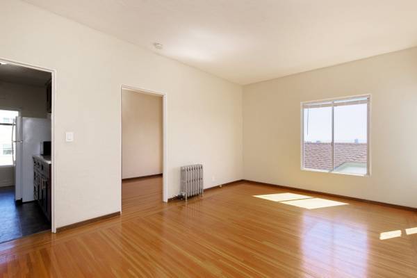 Listing photo 1 of 5