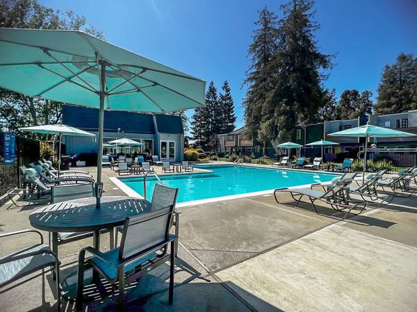 Listing photo 1 of 3