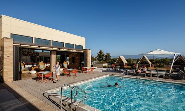 Listing photo 1 of 5