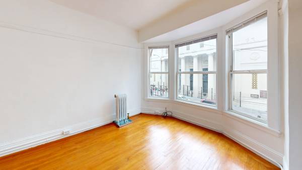 Listing photo 1 of 5