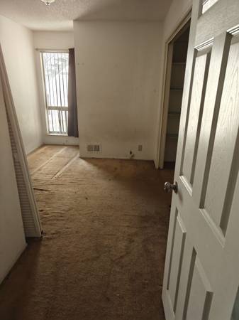 Listing photo 1 of 3