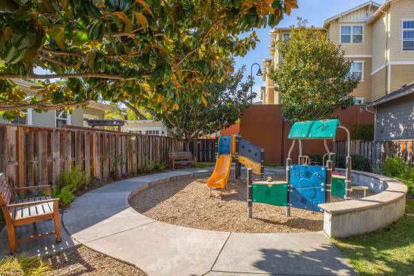 Listing photo 1 of 5