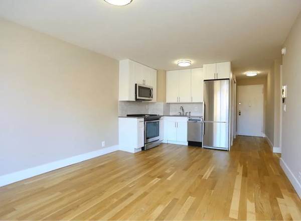Listing photo 1 of 4
