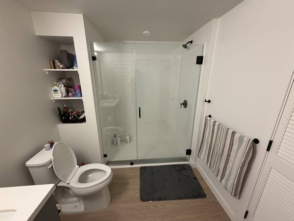 Listing photo 1 of 5