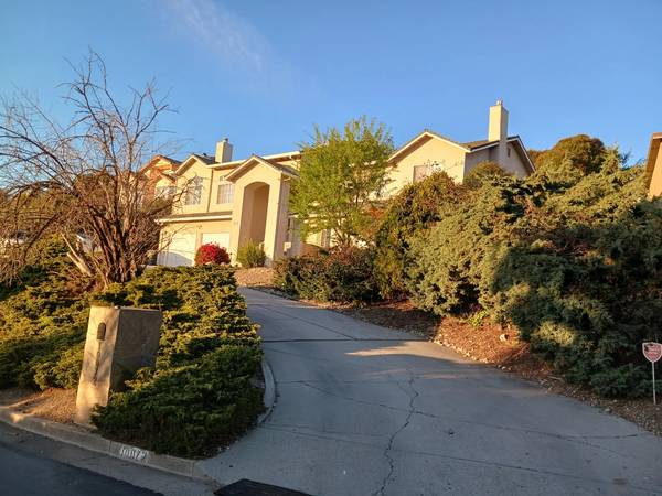 Listing photo 1 of 5