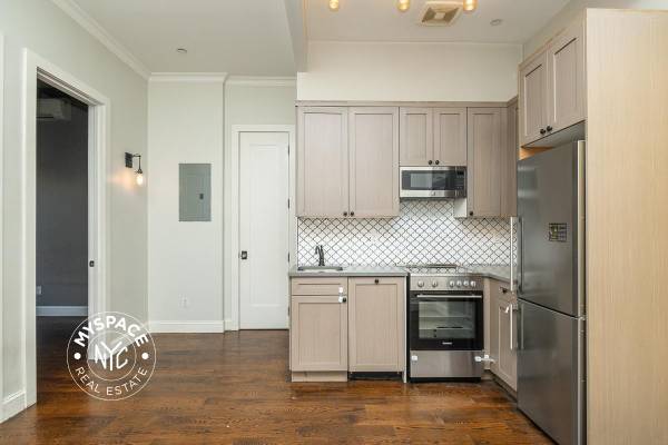 Listing photo 1 of 5