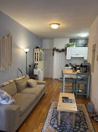 Listing photo 1 of 5