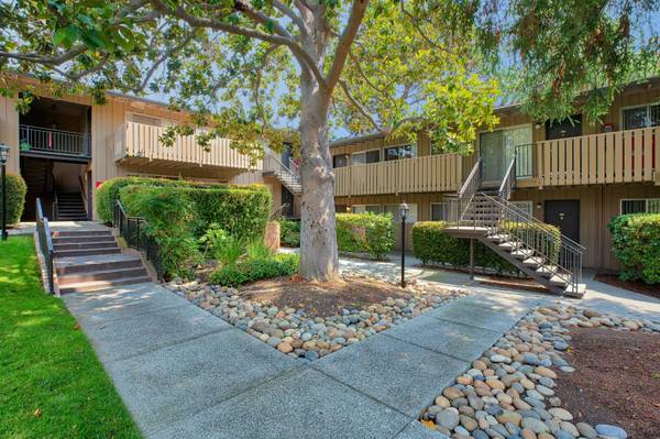 Listing photo 1 of 5