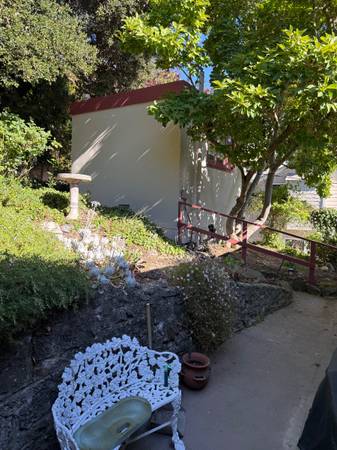 Listing photo 1 of 5
