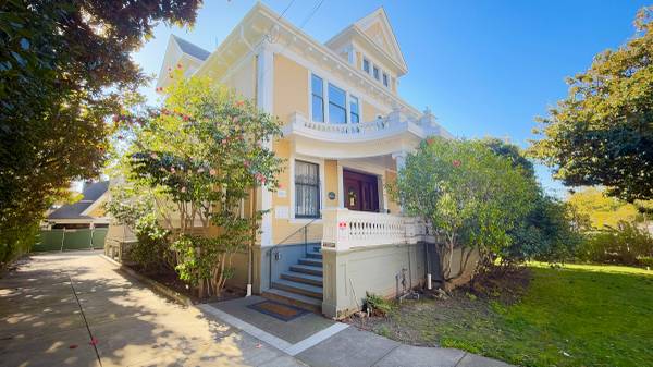 Listing photo 1 of 5