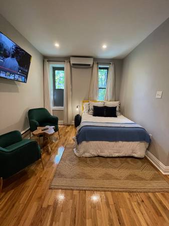 Listing photo 1 of 5