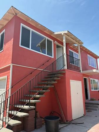Listing photo 1 of 5