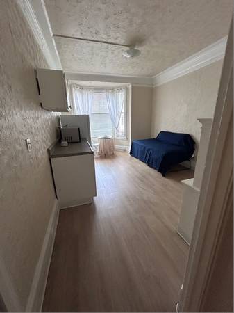 Listing photo 1 of 4