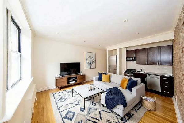 Listing photo 1 of 5