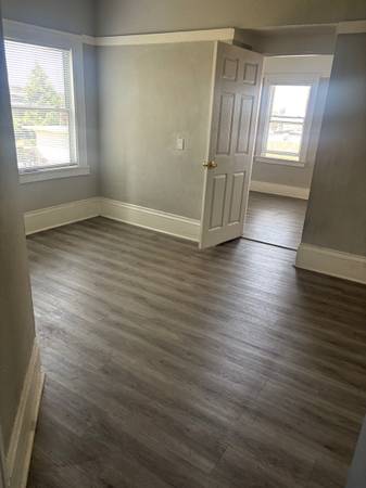 Listing photo 1 of 4
