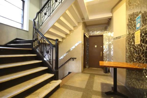 Listing photo 1 of 5