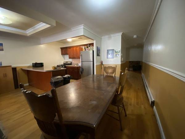 Listing photo 1 of 3