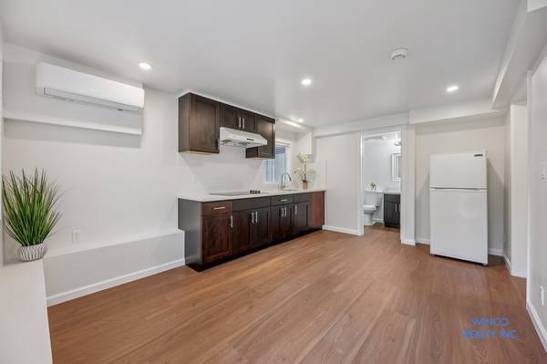 Listing photo 1 of 5