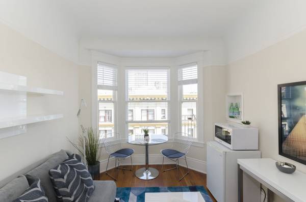 Listing photo 1 of 5