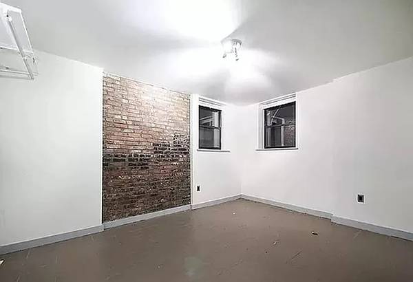 Listing photo 1 of 4