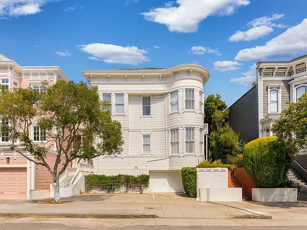 Listing photo 1 of 5