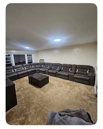 Listing photo 1 of 5