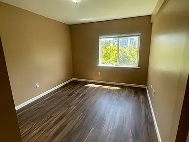 Listing photo 1 of 3