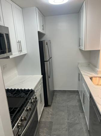 Listing photo 1 of 18