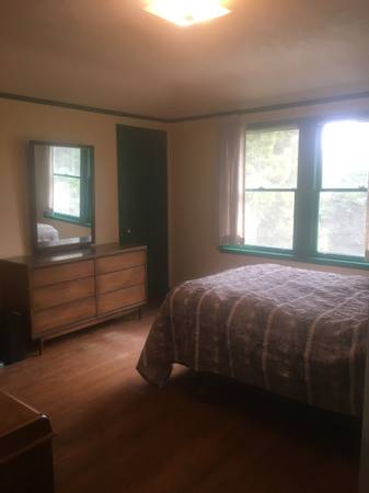 Listing photo 1 of 2