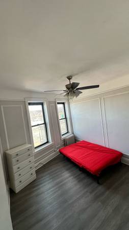 Listing photo 1 of 5