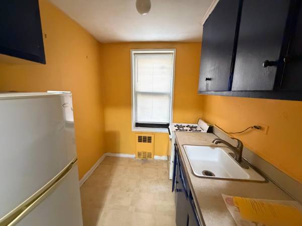 Listing photo 1 of 4